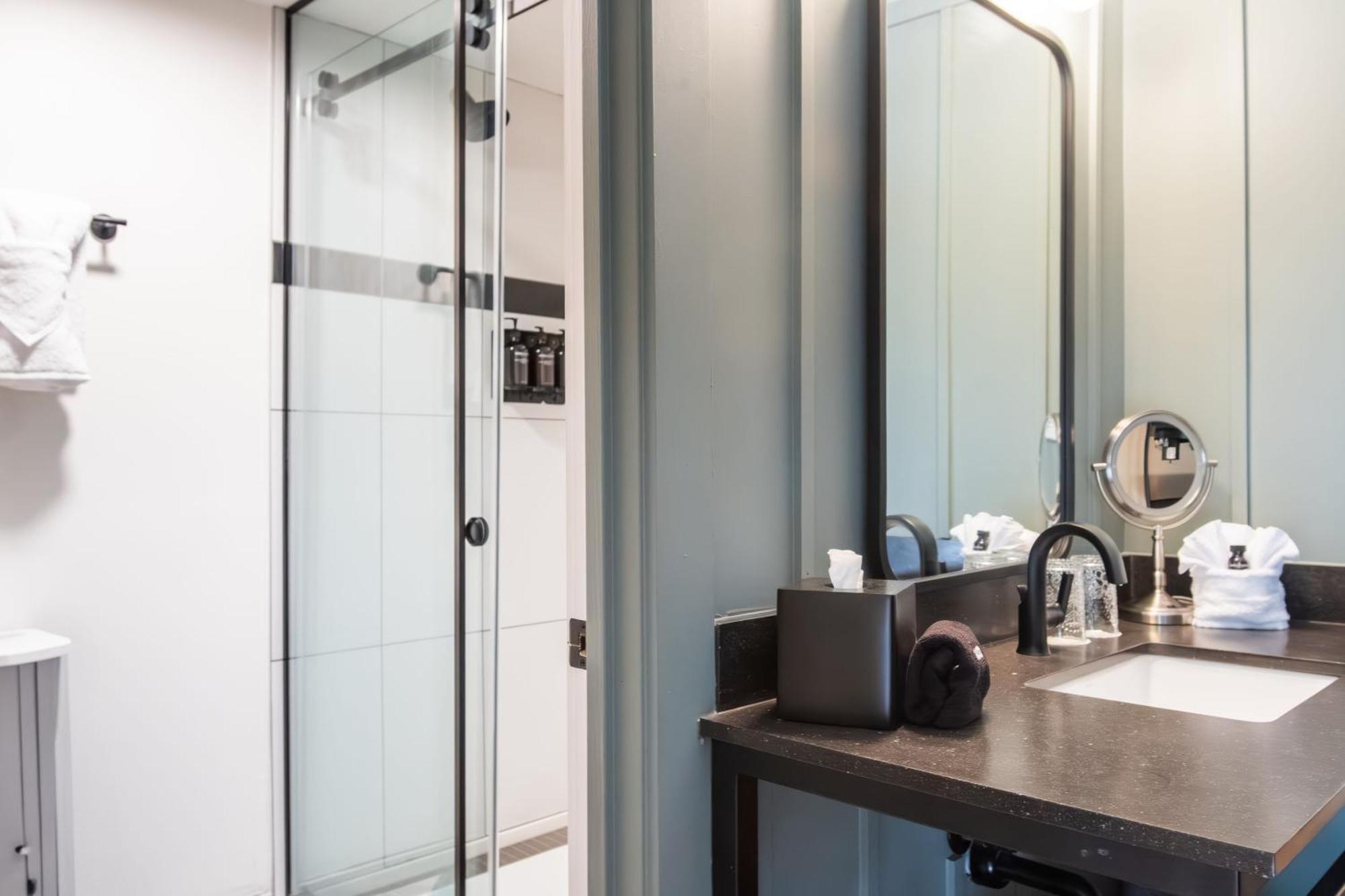 Majestic Glen Fireplace Soaking Tub