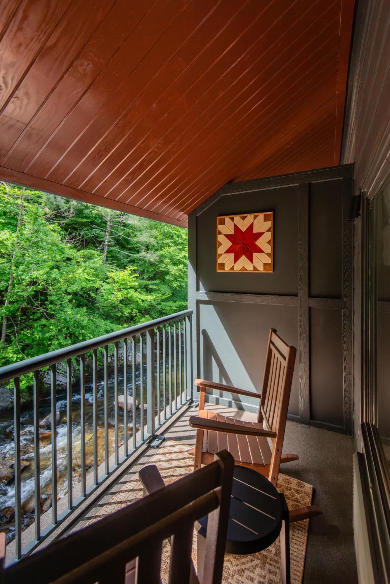 Majestic Glen Fireplace Soaking Tub