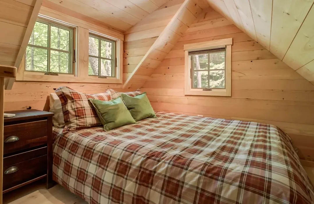 The Hemlock In Treehouse Grove At Norton Creek-1