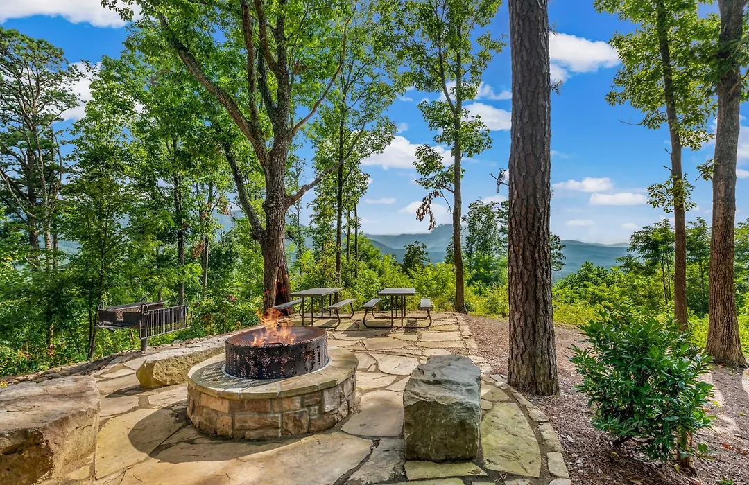 Dancing Bear Lodge By Stony Brook Cabins-1