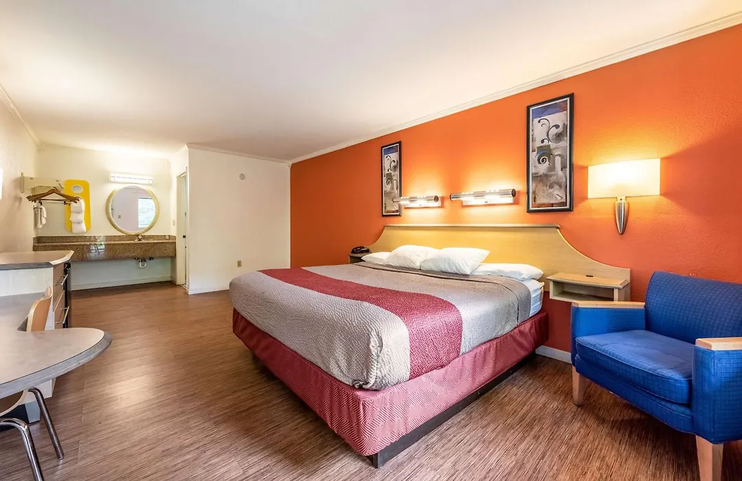 Motel 6-Gatlinburg, Tn - Smoky Mountains-1