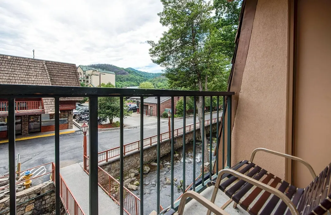 Quality Inn Creekside - Downtown Gatlinburg-1