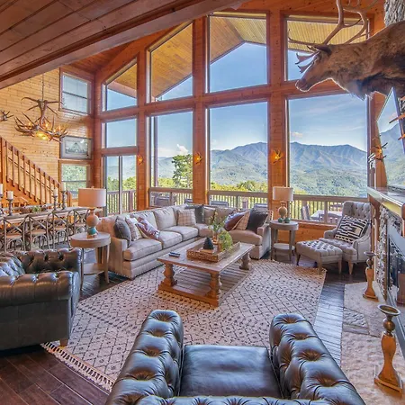 Million Views Hot Tub Game Room Sleeps 25-3