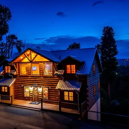 Frequent Wildlife Sightings + Easy Drive To The Smoky Mountain National Park! -Big Bear Views Lodge-2