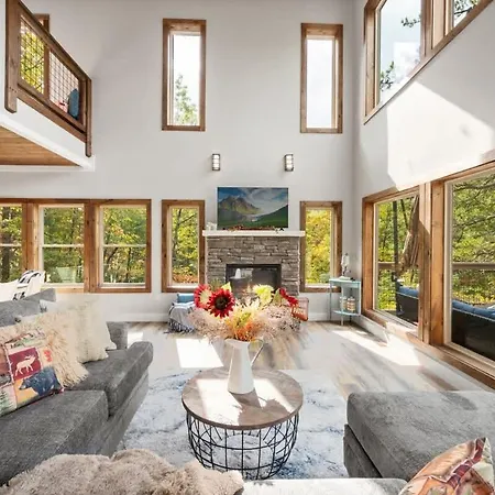 Modern Chalet With Mountain Views In Gatlinburg Tn-3