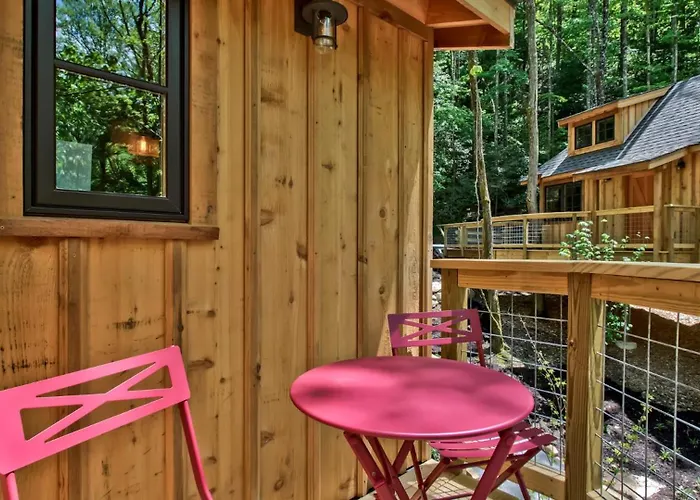 The Hemlock In Treehouse Grove At Norton Creek Villa Gatlinburg