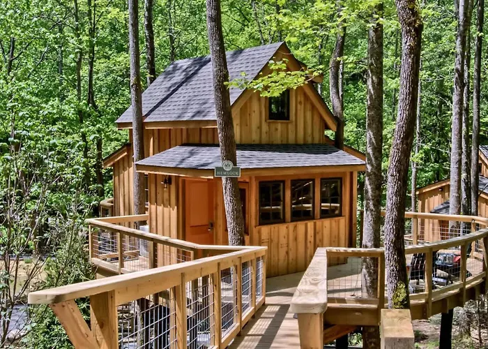 The Hemlock In Treehouse Grove At Norton Creek Villa Gatlinburg