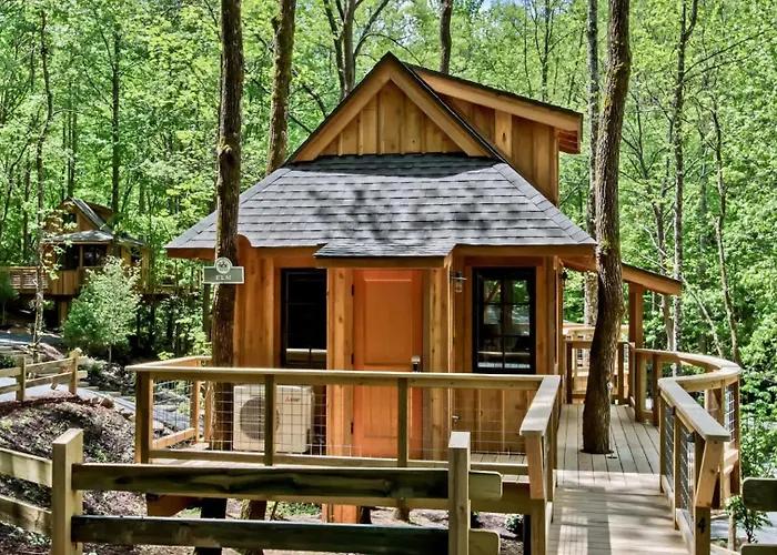 The Elm In Treehouse Grove At Norton Creek Villa Gatlinburg